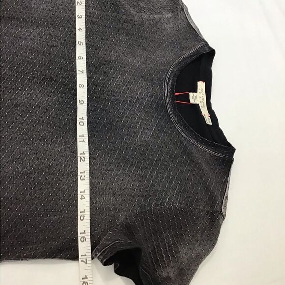 Alice & Olivia Jeans Wash Black Short Sleeve Crew Neck T-Shirt New Size Small - Picture 6 of 10